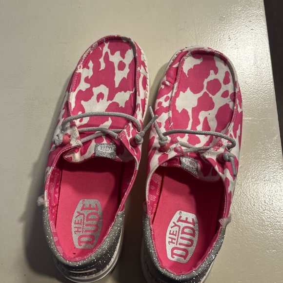 Hey Dude Shoes - Hey Dude Kids Pink & White Patterned Slip-On Sneakers